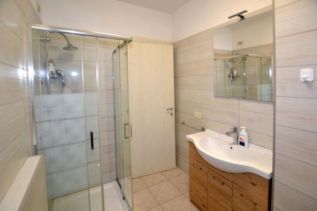 Appartamento Capolaterra Desenzano del Garda Bagian luar foto